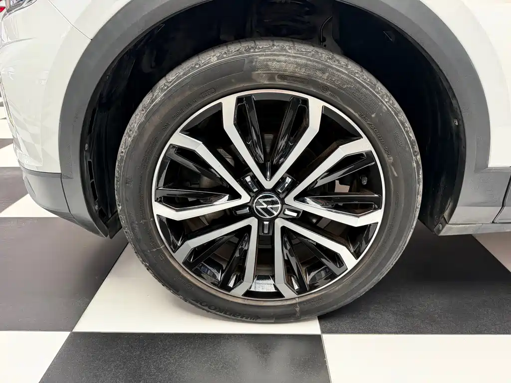 Volkswagen T-Roc — миниатюра 4