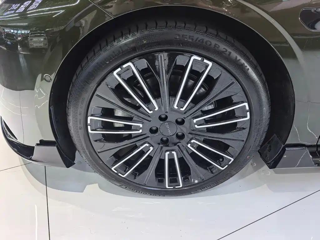 Lynk & Co 10 — миниатюра 5