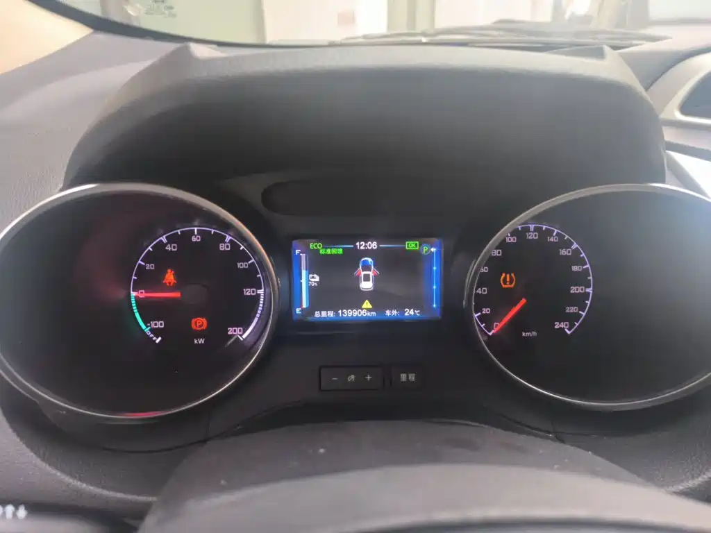 BYD Yuan EV — миниатюра 12