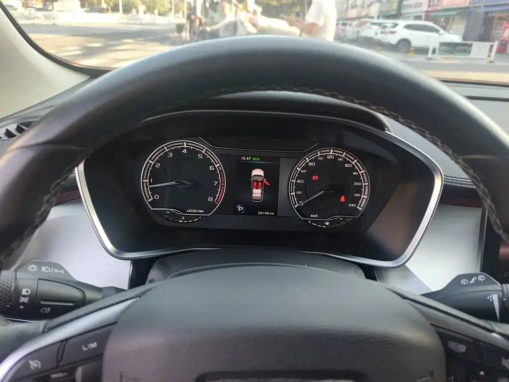 Geely Binyue — миниатюра 7