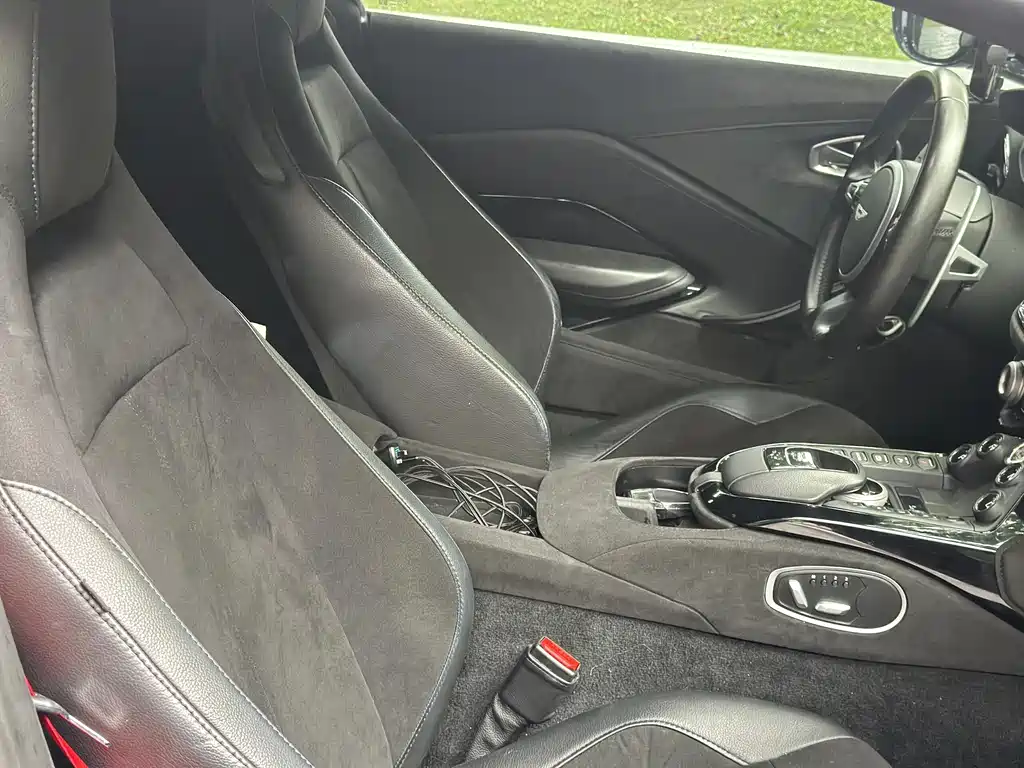 Aston Martin V8 Vantage 2018 4.0T V8 Coupe