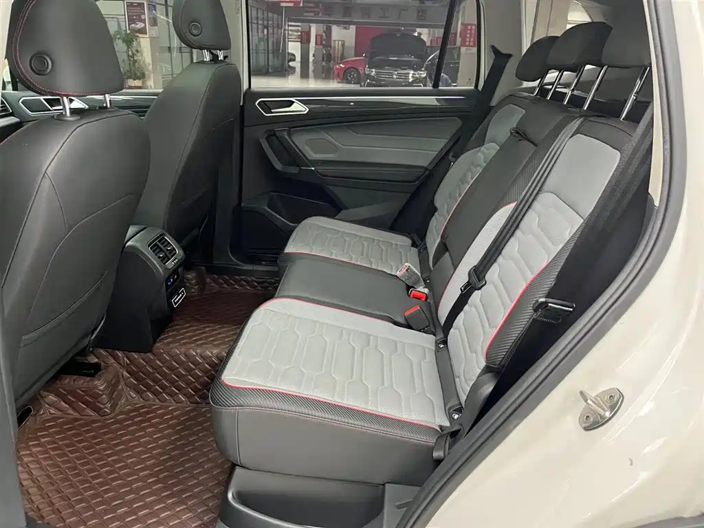 VOLKSWAGEN TIGUAN L NEW ENERGY