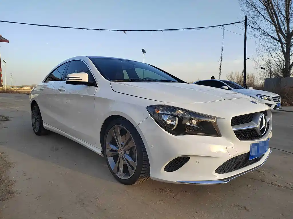 MERCEDES-BENZ CLA