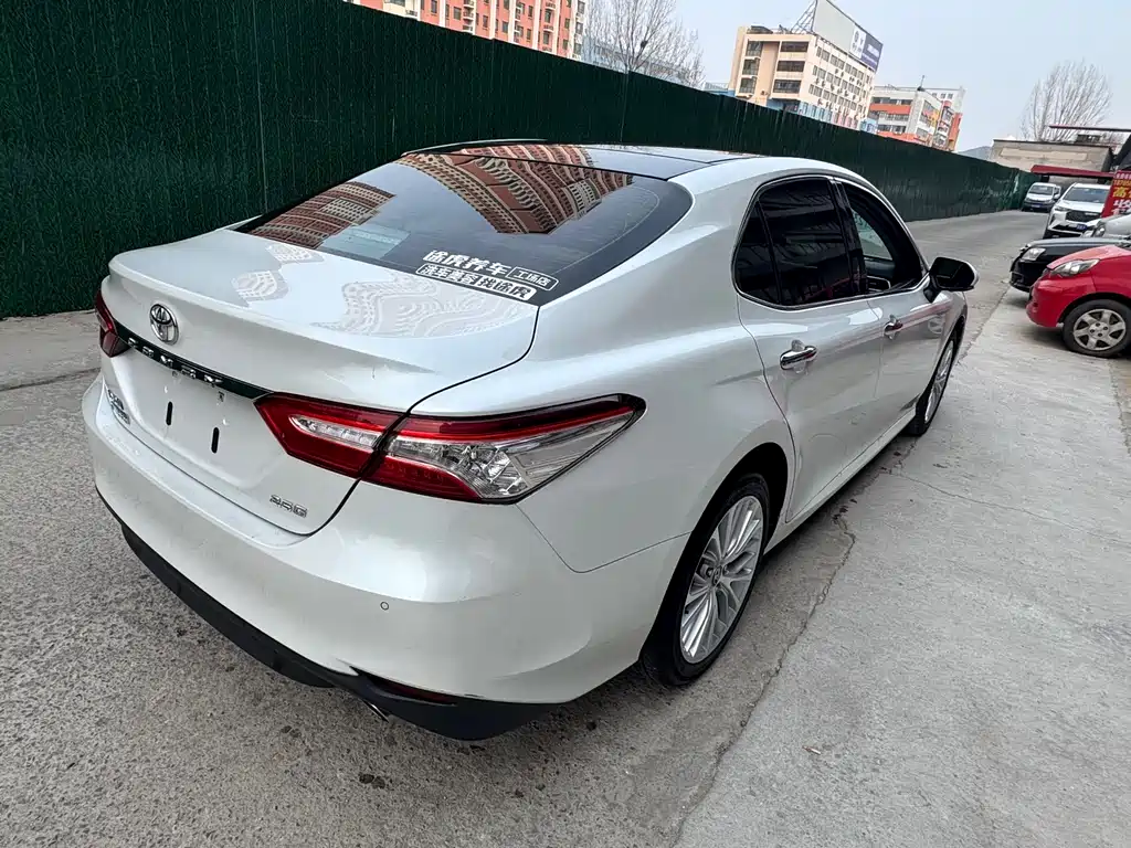 TOYOTA CAMRY