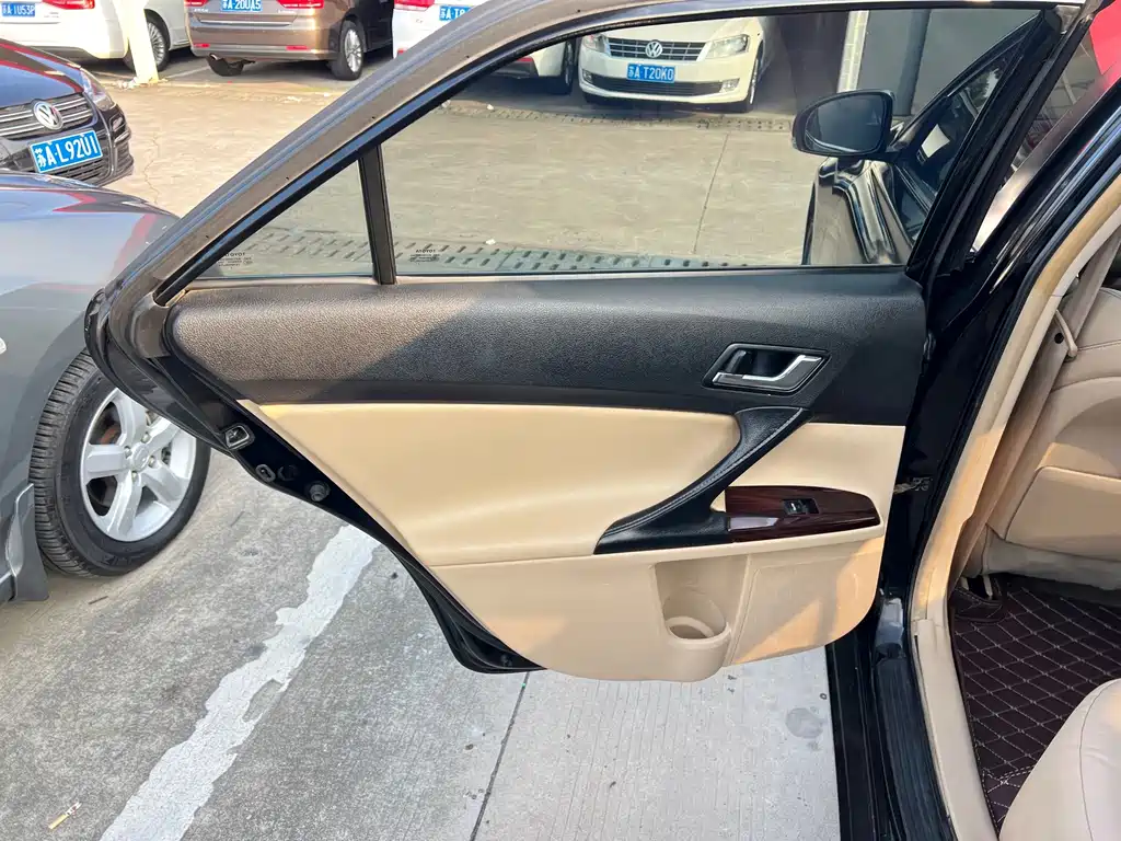 Toyota Reiz — миниатюра 12