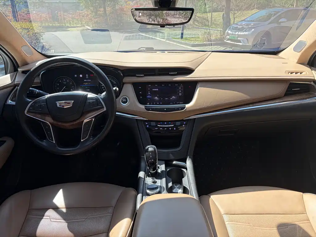 CADILLAC XT5