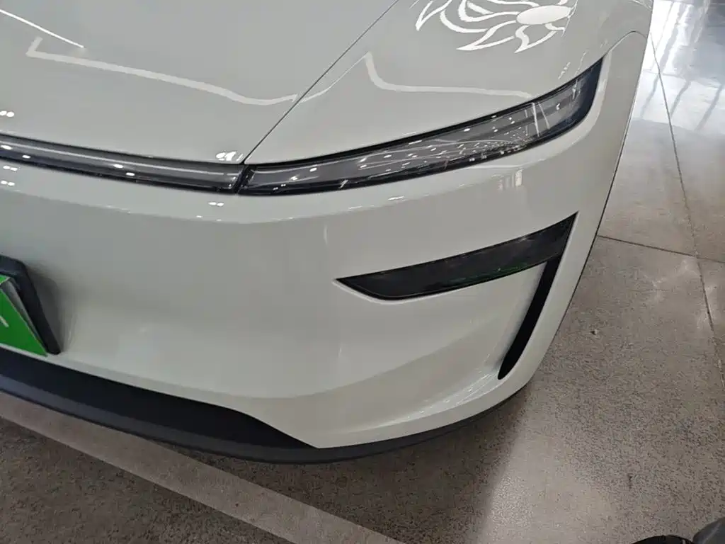 Tesla Model Y L — миниатюра 18