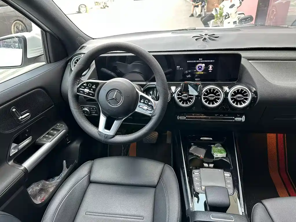 Mercedes-Benz GLA — миниатюра 11