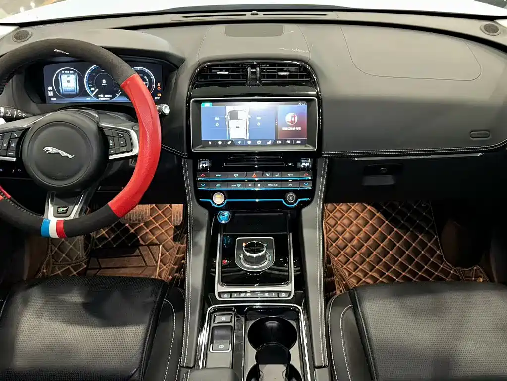Jaguar F-PACE — миниатюра 8