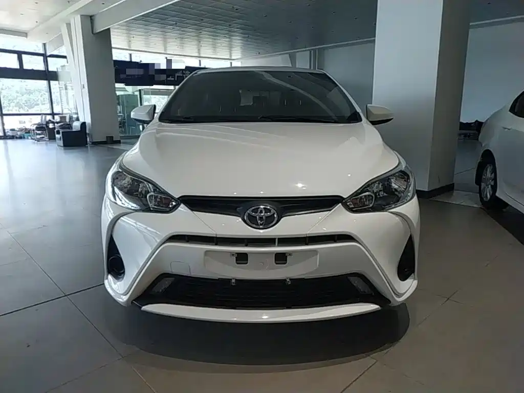 Toyota Yaris L — миниатюра 3