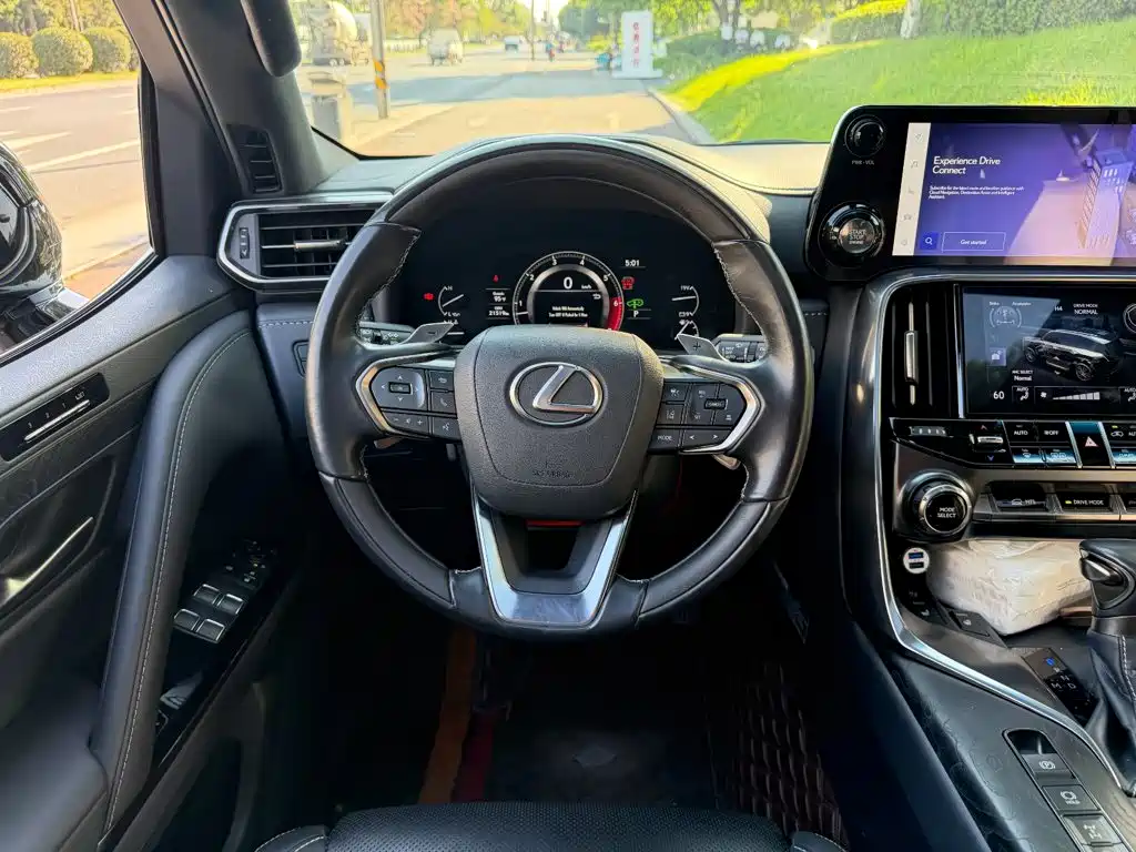 Lexus LX — миниатюра 14