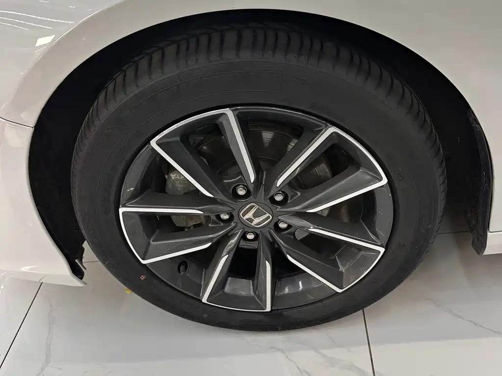 Honda Inspire - фото 3