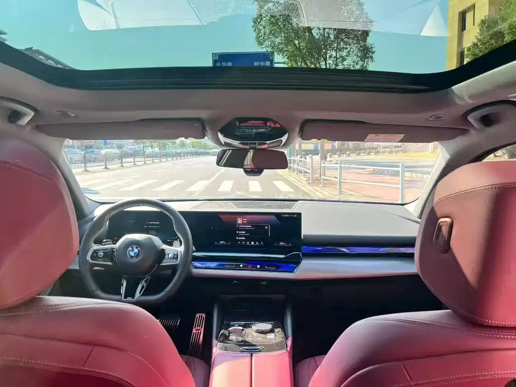 BMW 5 Series — миниатюра 5