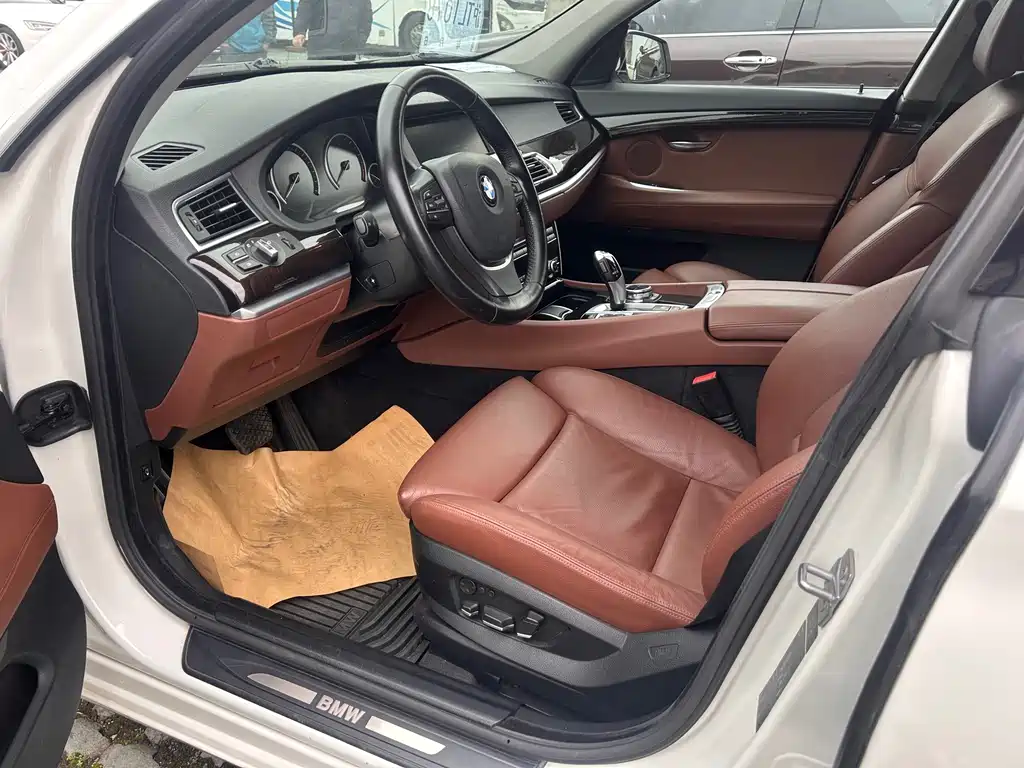 BMW 5 Series GT — миниатюра 10