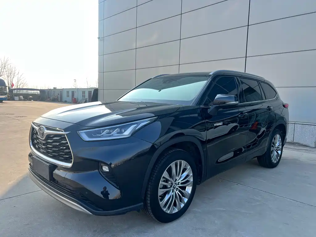 Toyota Highlander 2022 2.5L 7 мест