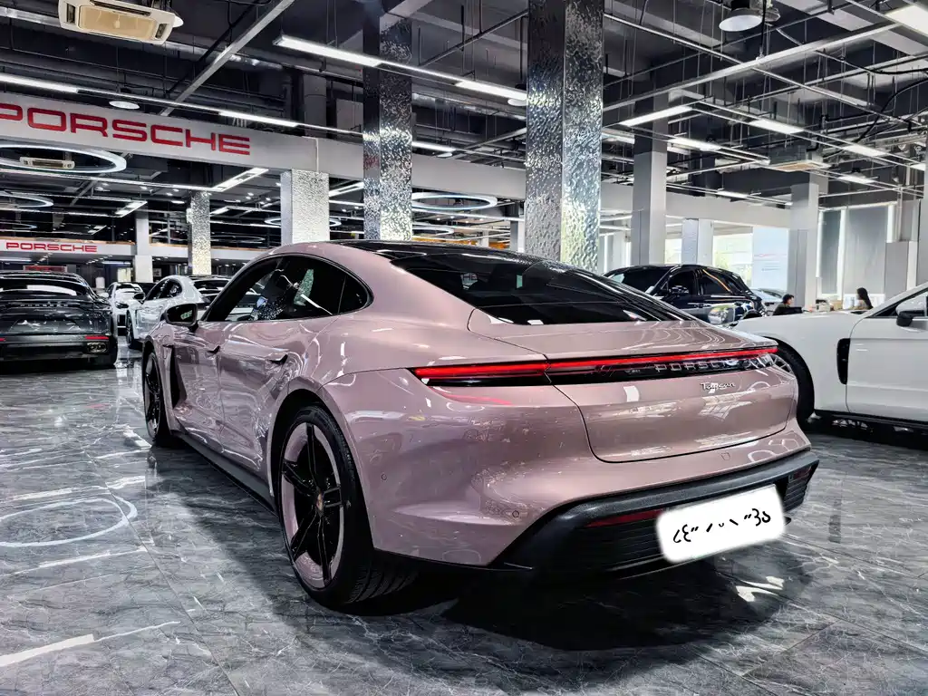 Porsche Taycan — миниатюра 7