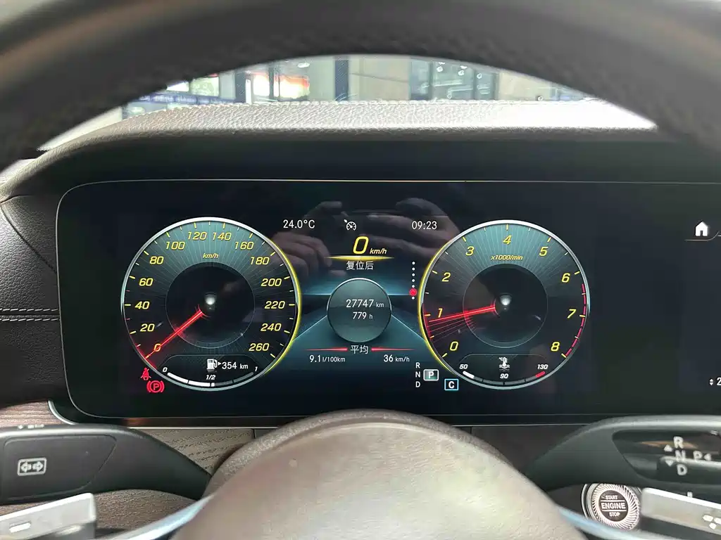 Mercedes-Benz E-Class — миниатюра 19
