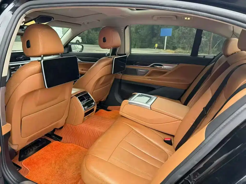 BMW 7 Series 7 2016 730Li Lead