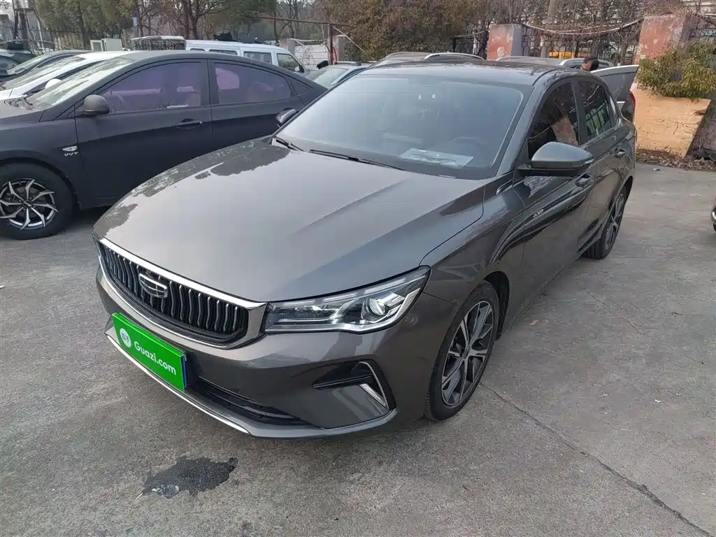 Geely Emgrand 2022