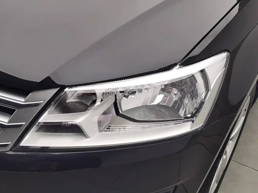 Volkswagen Santana — миниатюра 7