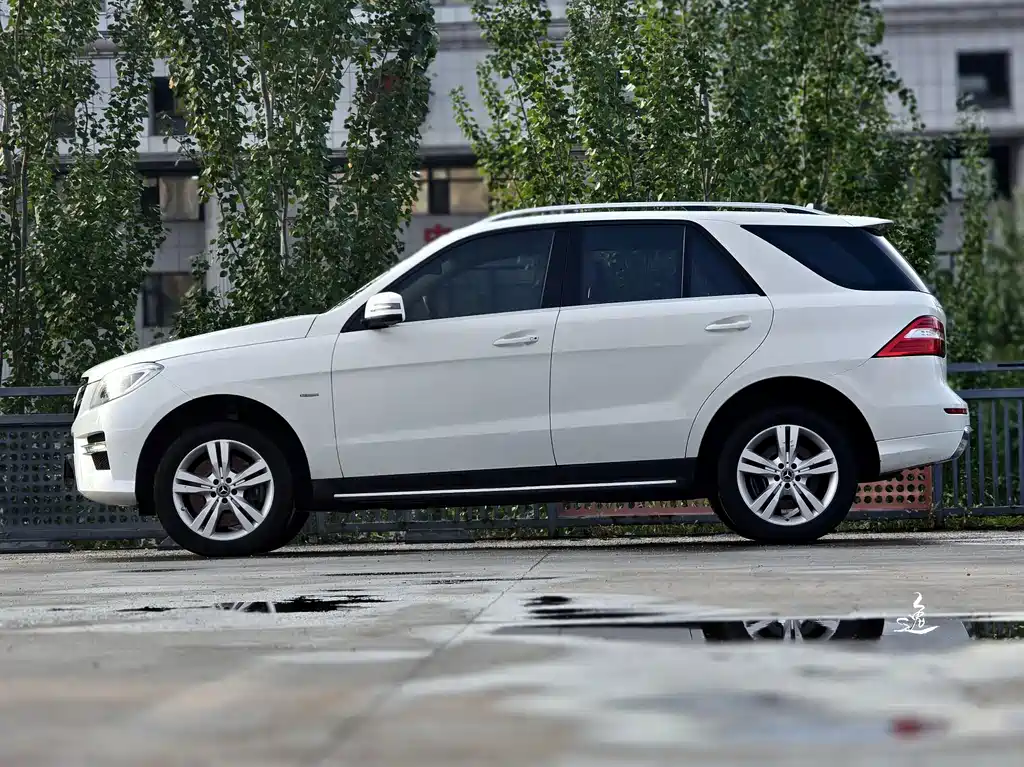 Mercedes-Benz M-Class — миниатюра 3
