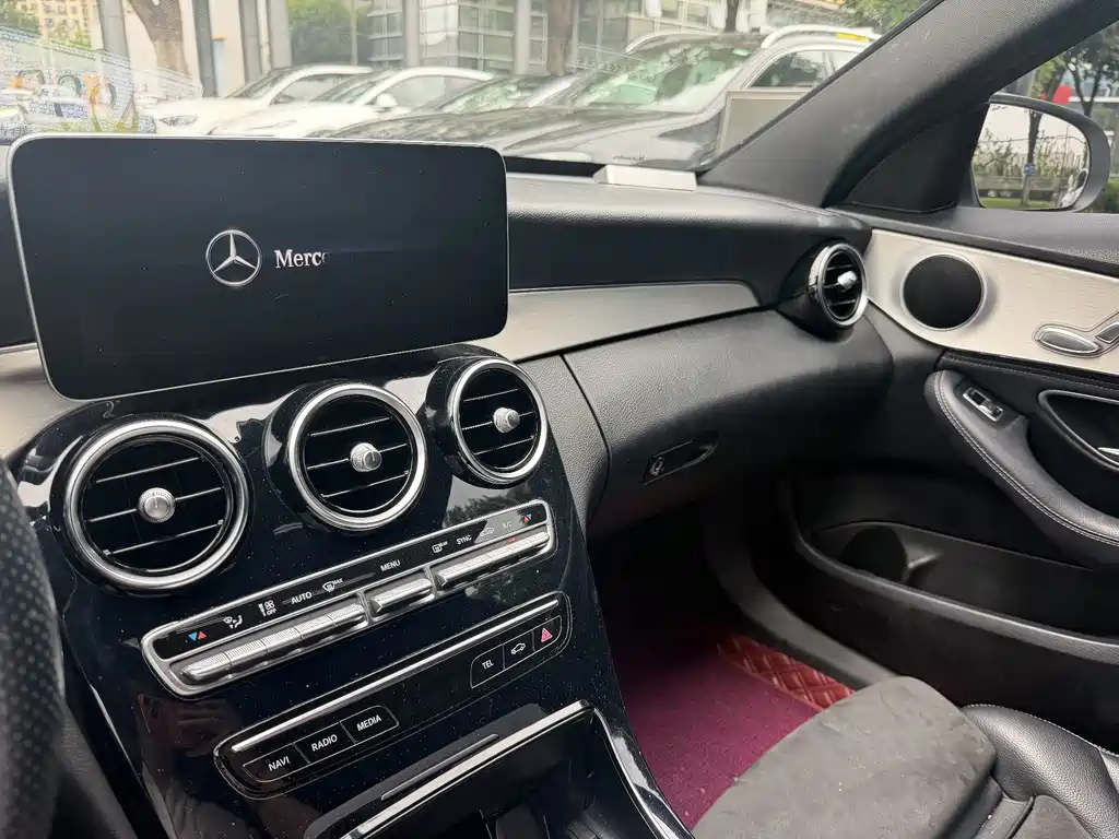 Mercedes-Benz C-Class — миниатюра 10