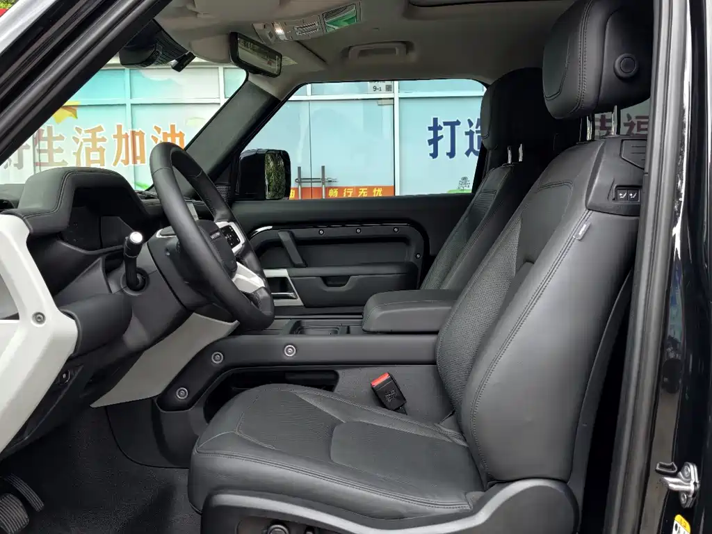 Land Rover Defender — миниатюра 4