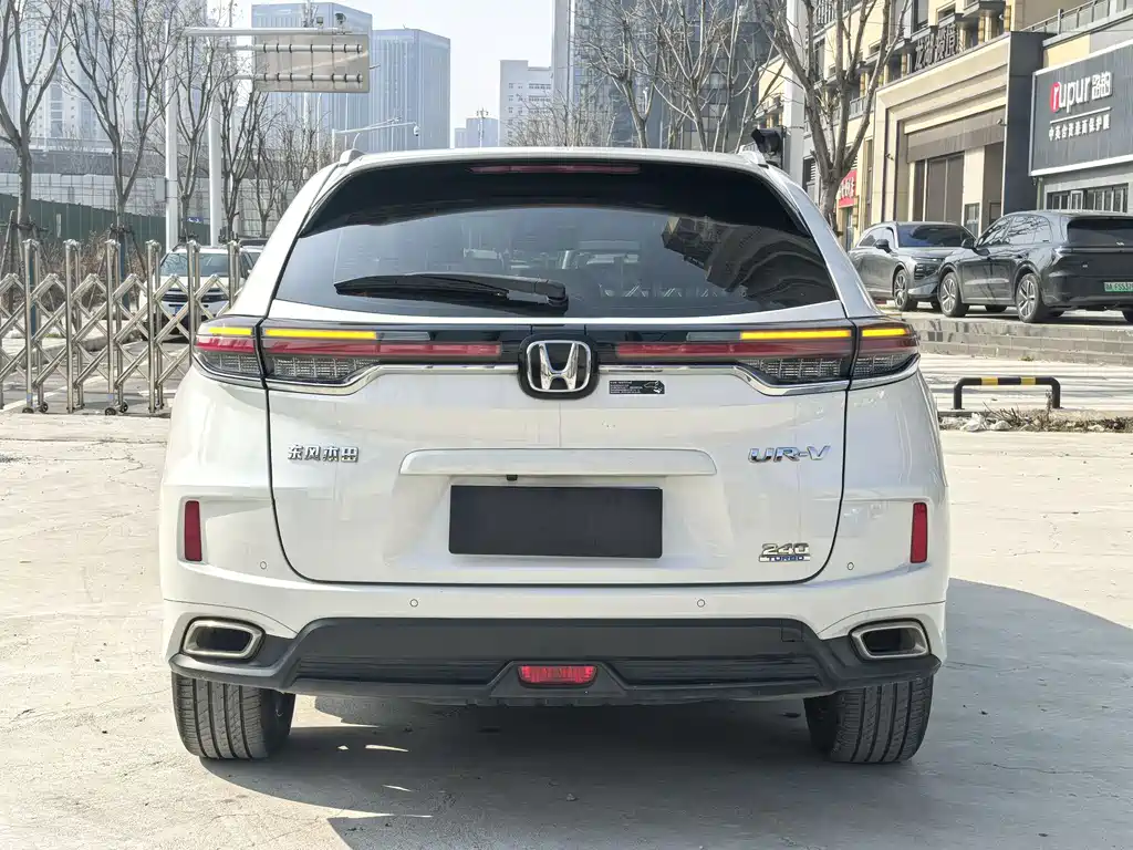 HONDA UR V