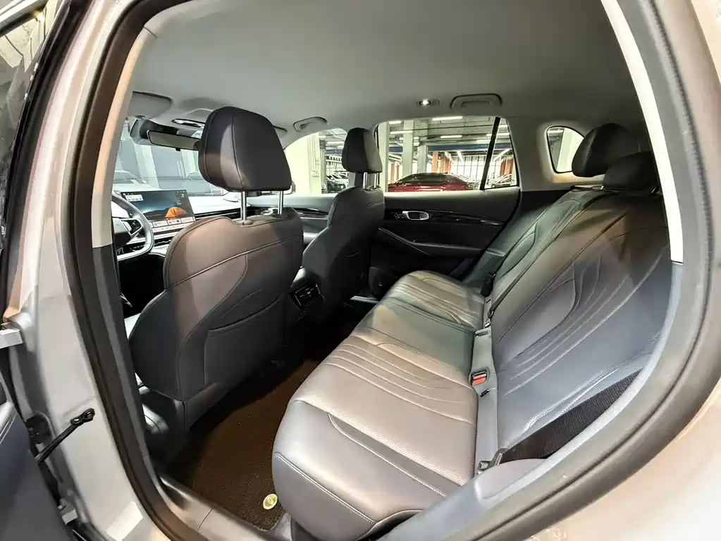 GEELY GALAXY GALAXY E5