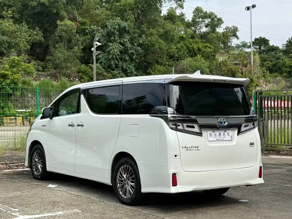 Toyota Vellfire — миниатюра 14