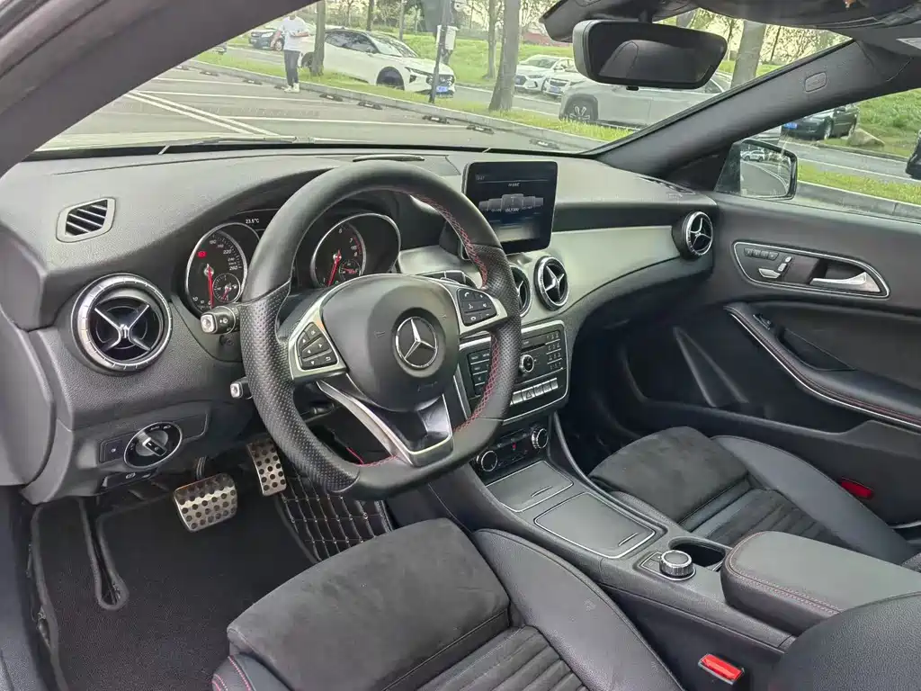 Mercedes-Benz CLA (Import) — миниатюра 4