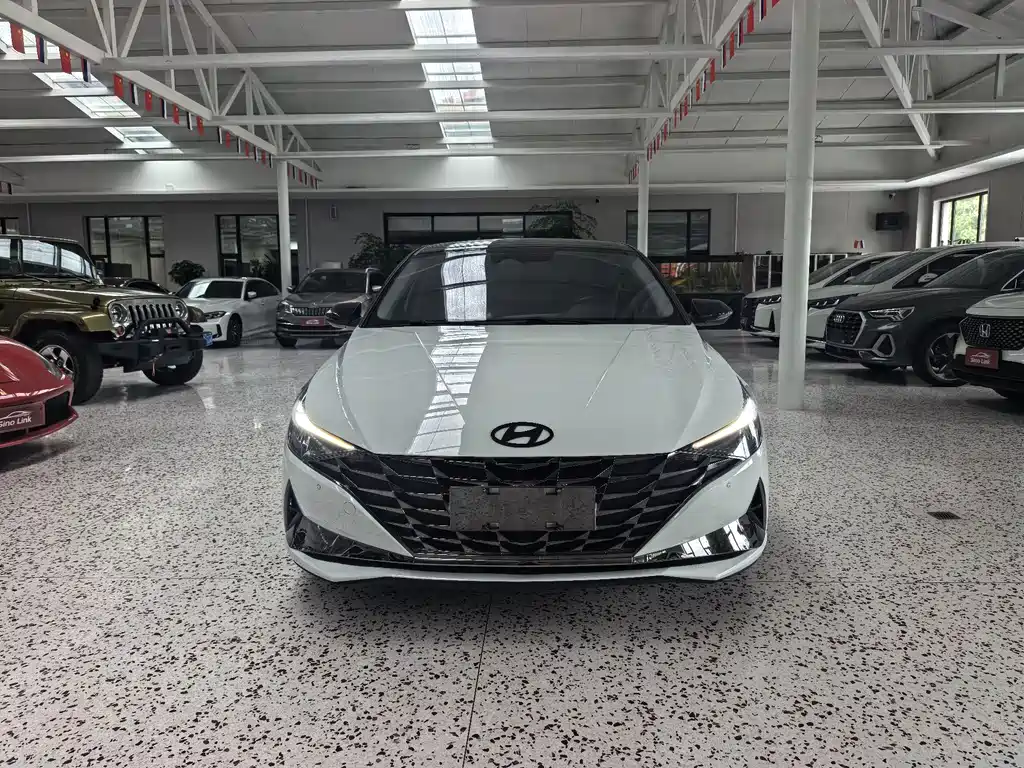 Hyundai Elantra — миниатюра 2