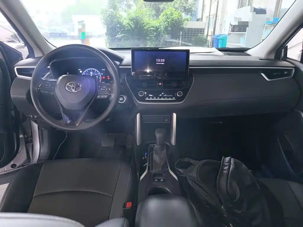 Toyota Corolla Cross — миниатюра 14