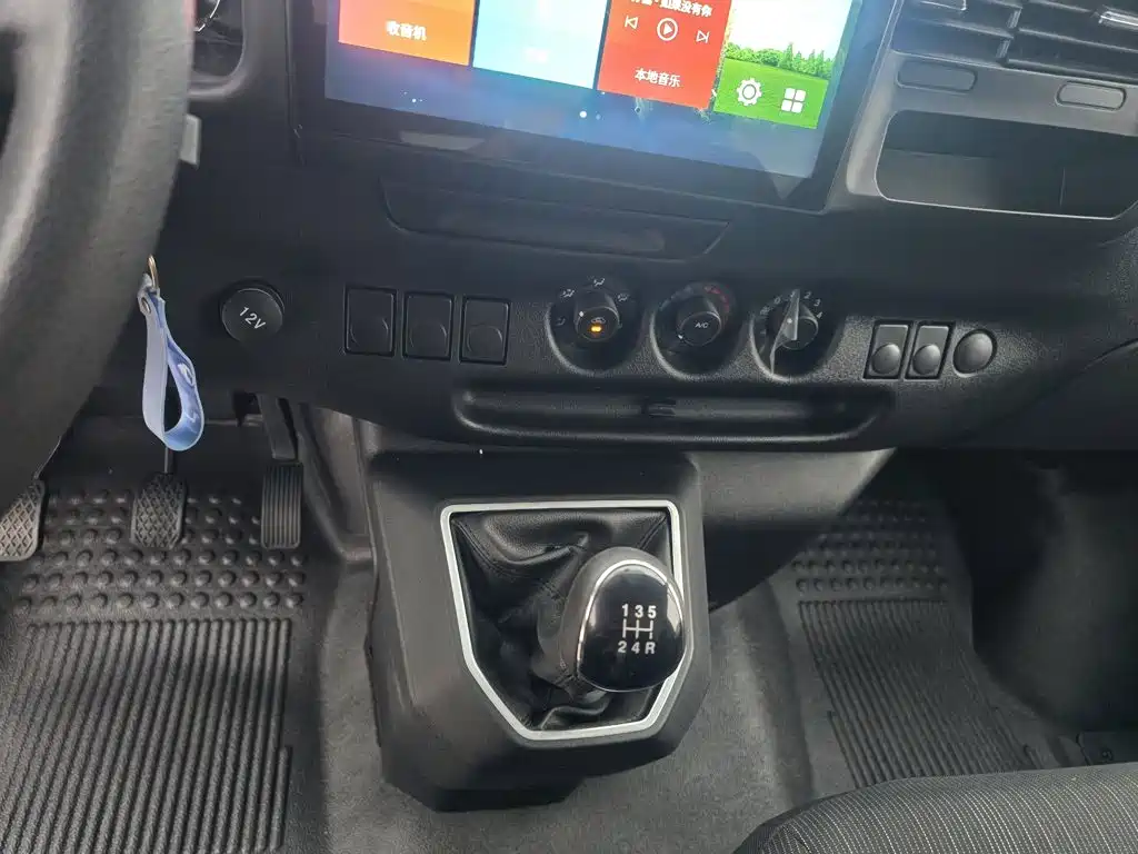JMC Tesla — миниатюра 13
