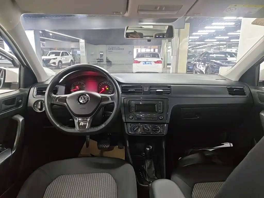 Volkswagen Santana — миниатюра 10