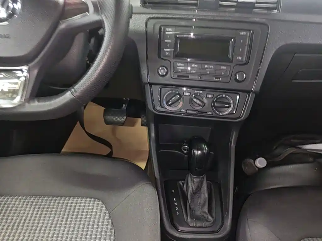 Volkswagen Santana — миниатюра 14