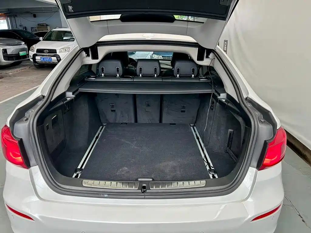 BMW 3 Series GT — миниатюра 16