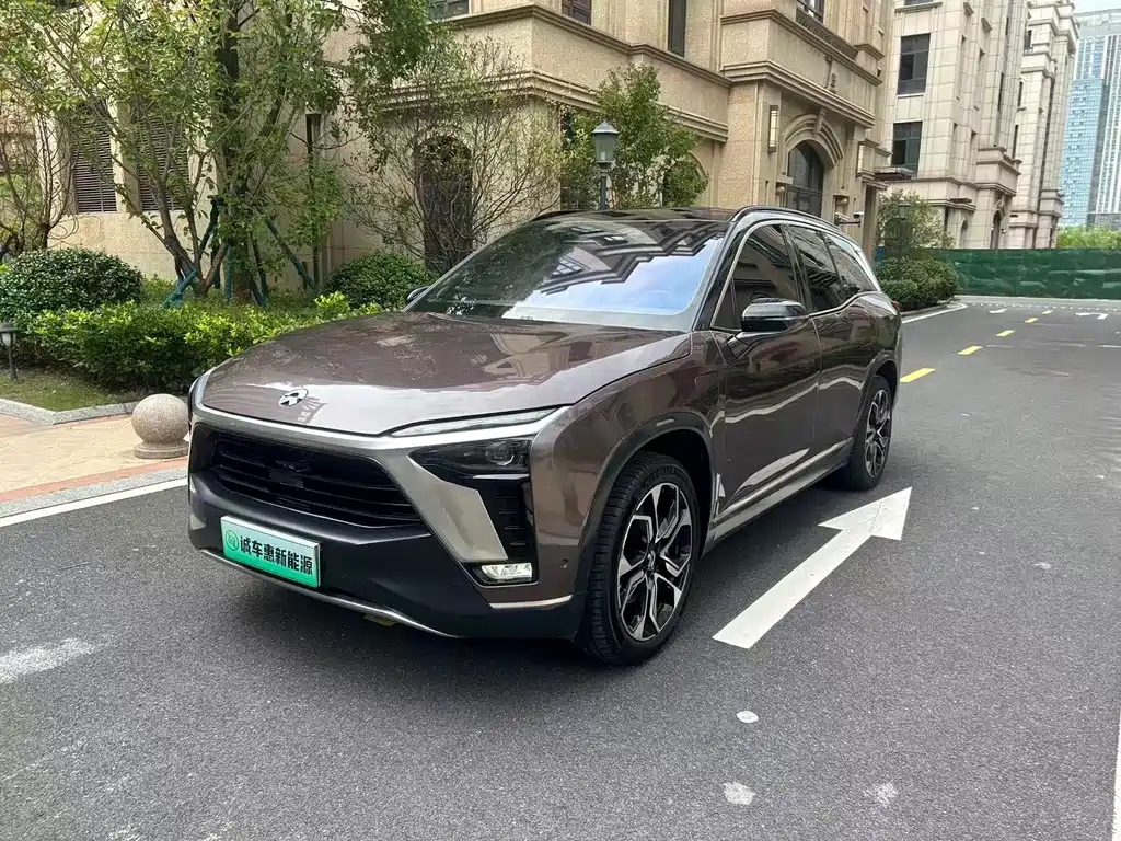 NIO ES8