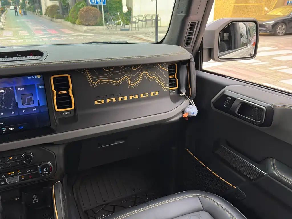Ford Bronco — миниатюра 22