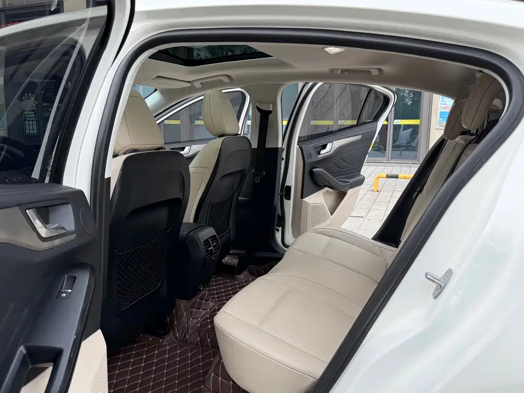 Ford Focus — миниатюра 14