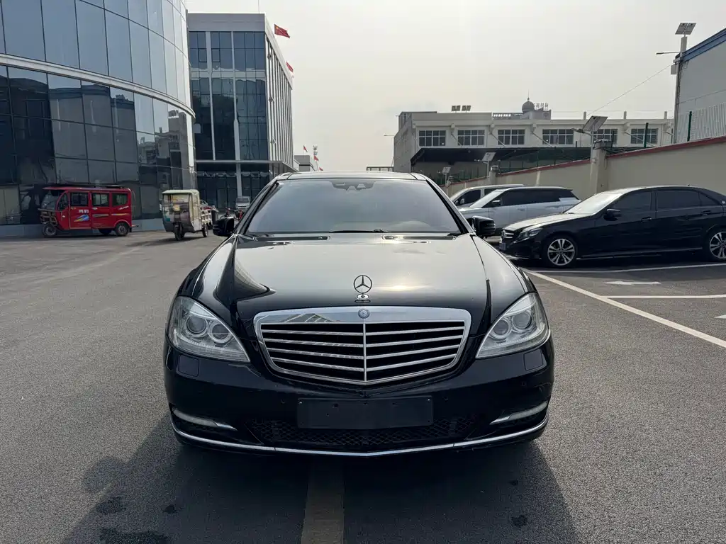 Mercedes-Benz S-Class 2011