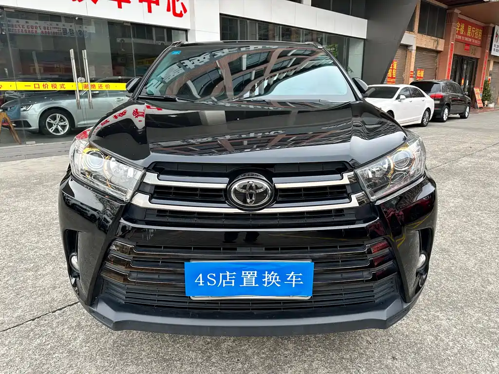 TOYOTA HIGHLANDER