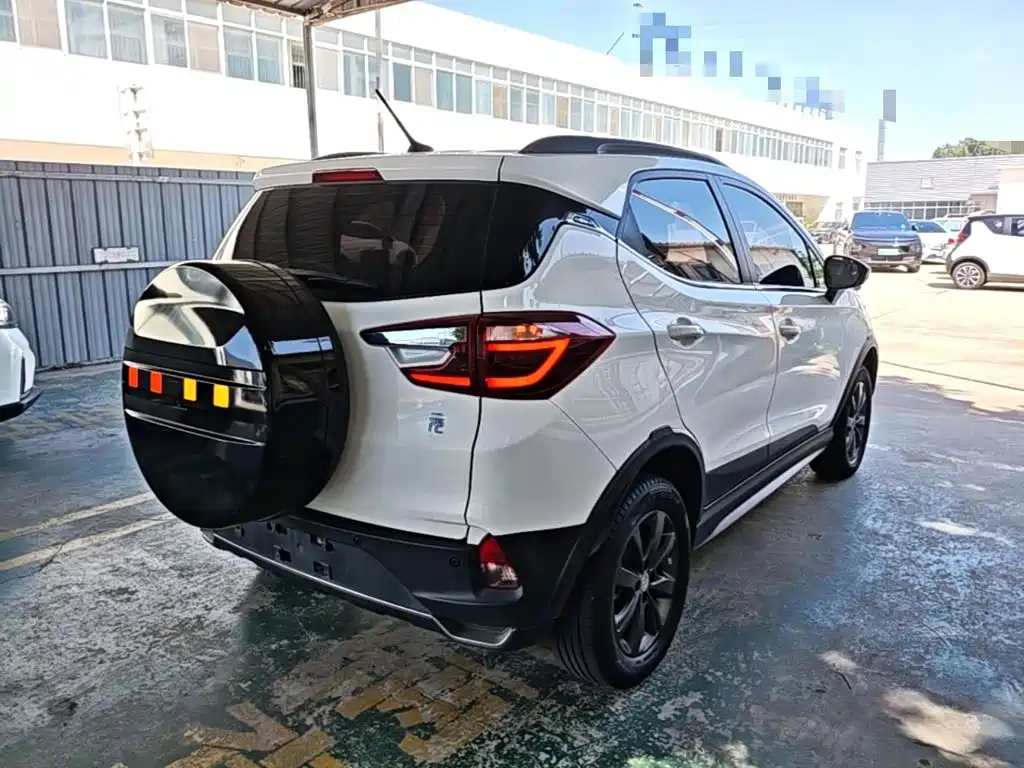 BYD Yuan EV — миниатюра 7
