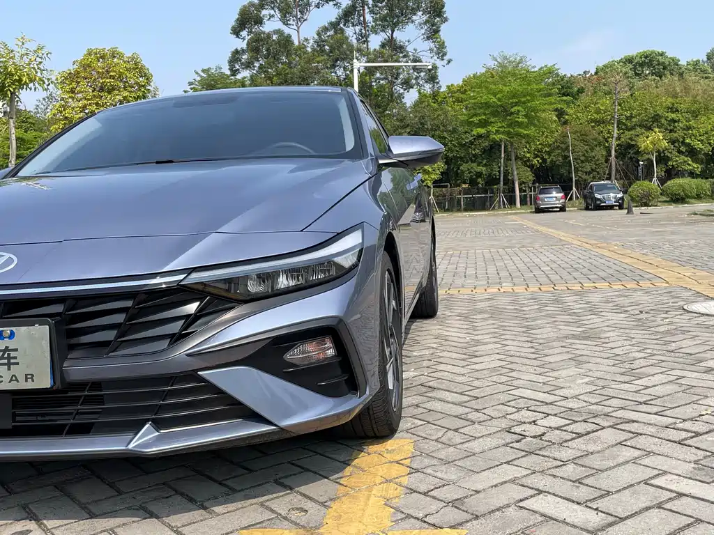 Hyundai Elantra — миниатюра 9
