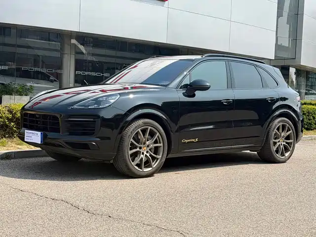 PORSCHE CAYENNE 2023