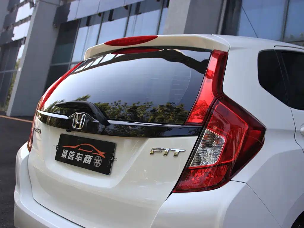 Honda Fit — миниатюра 13