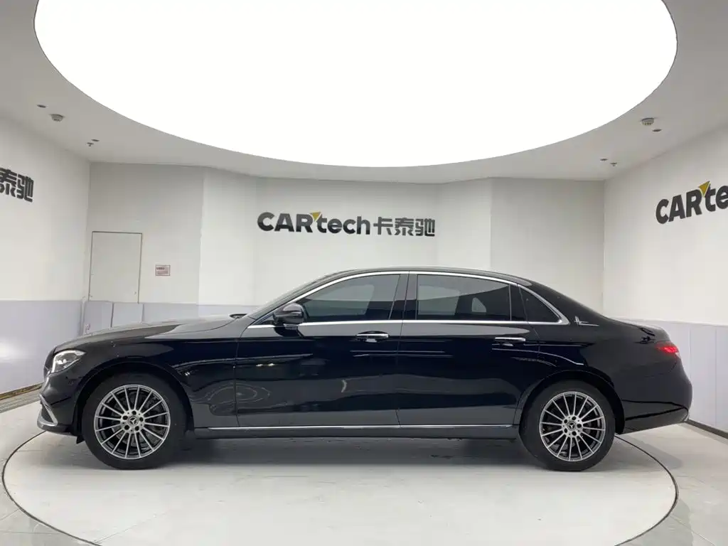Mercedes-Benz E-Class — миниатюра 8