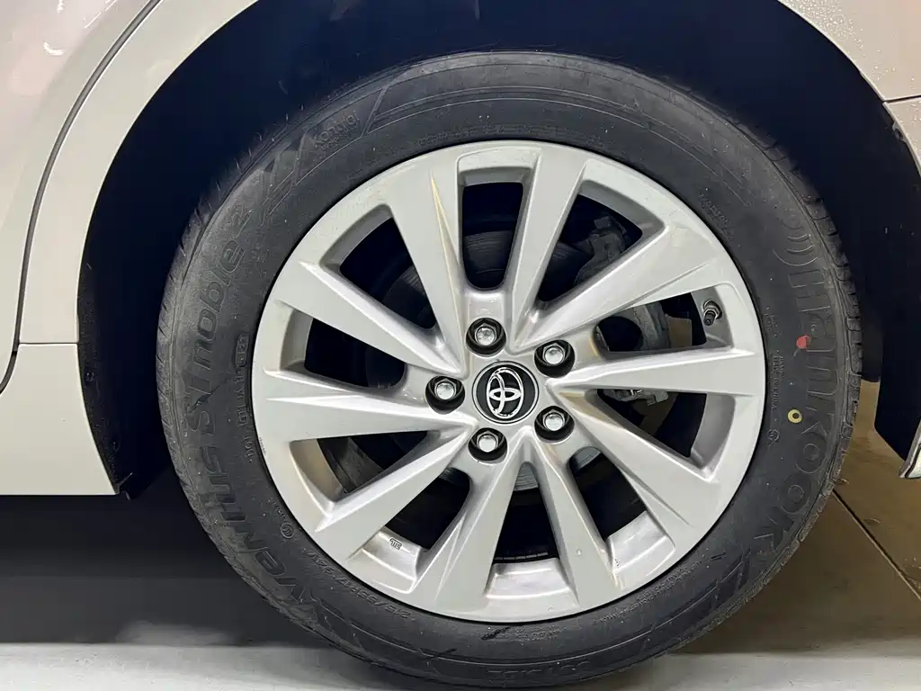 Toyota Camry — миниатюра 25