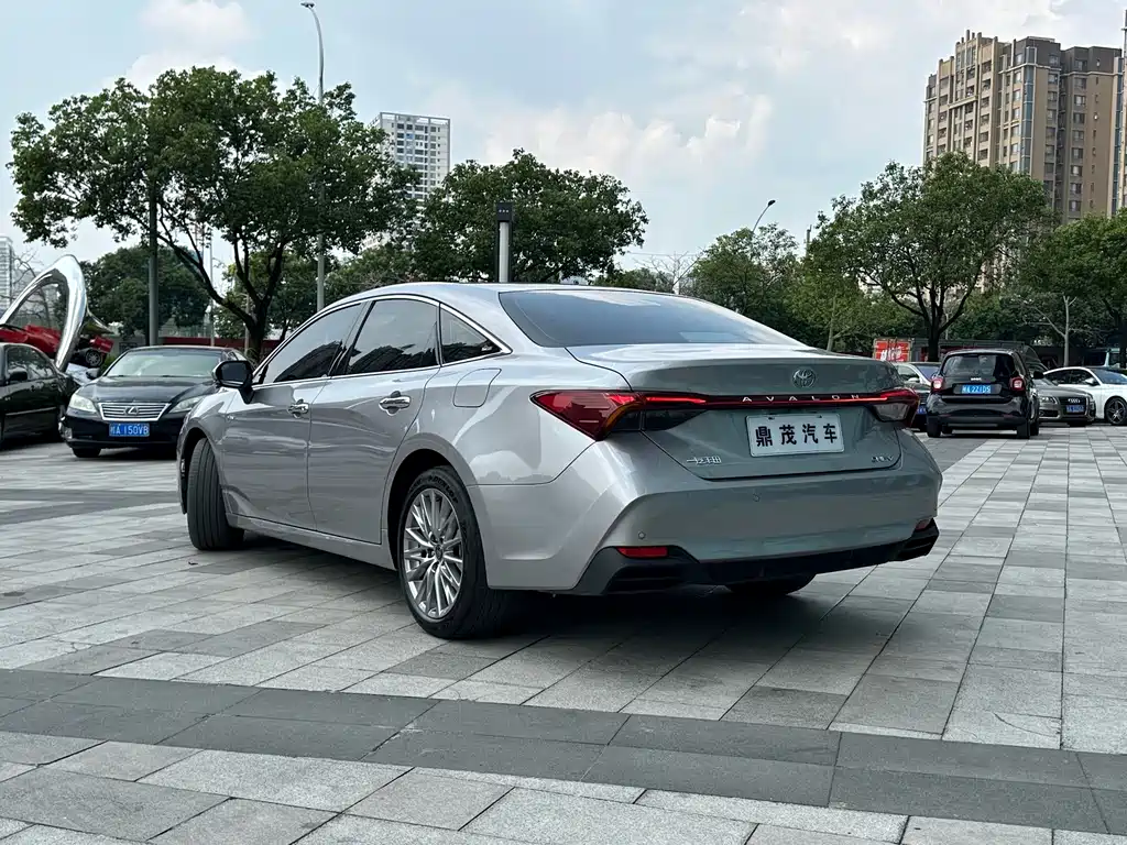 Toyota Avalon — миниатюра 6