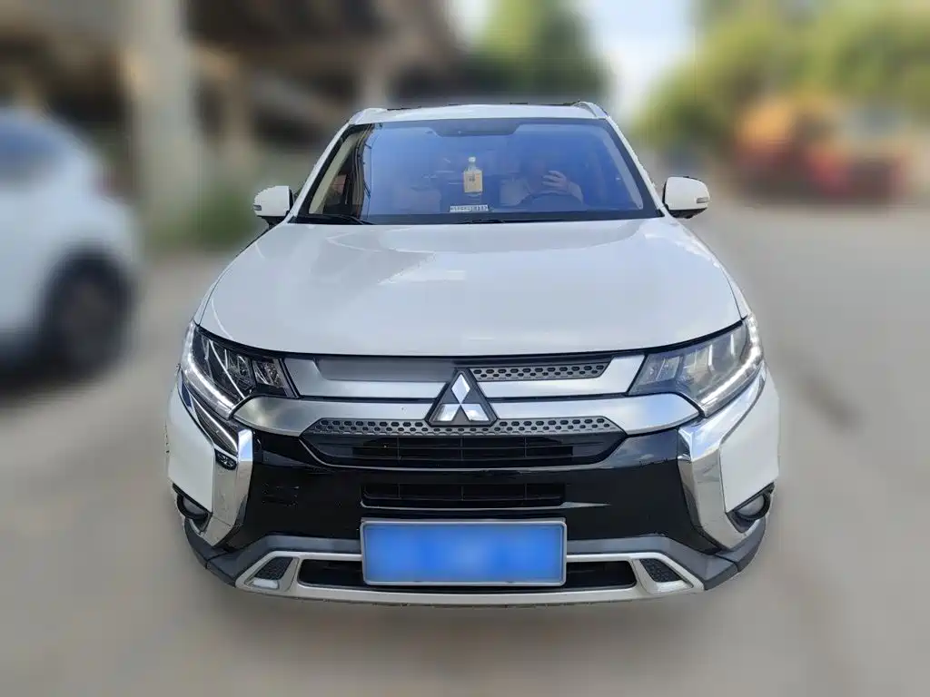 Mitsubishi Outlander — миниатюра 2
